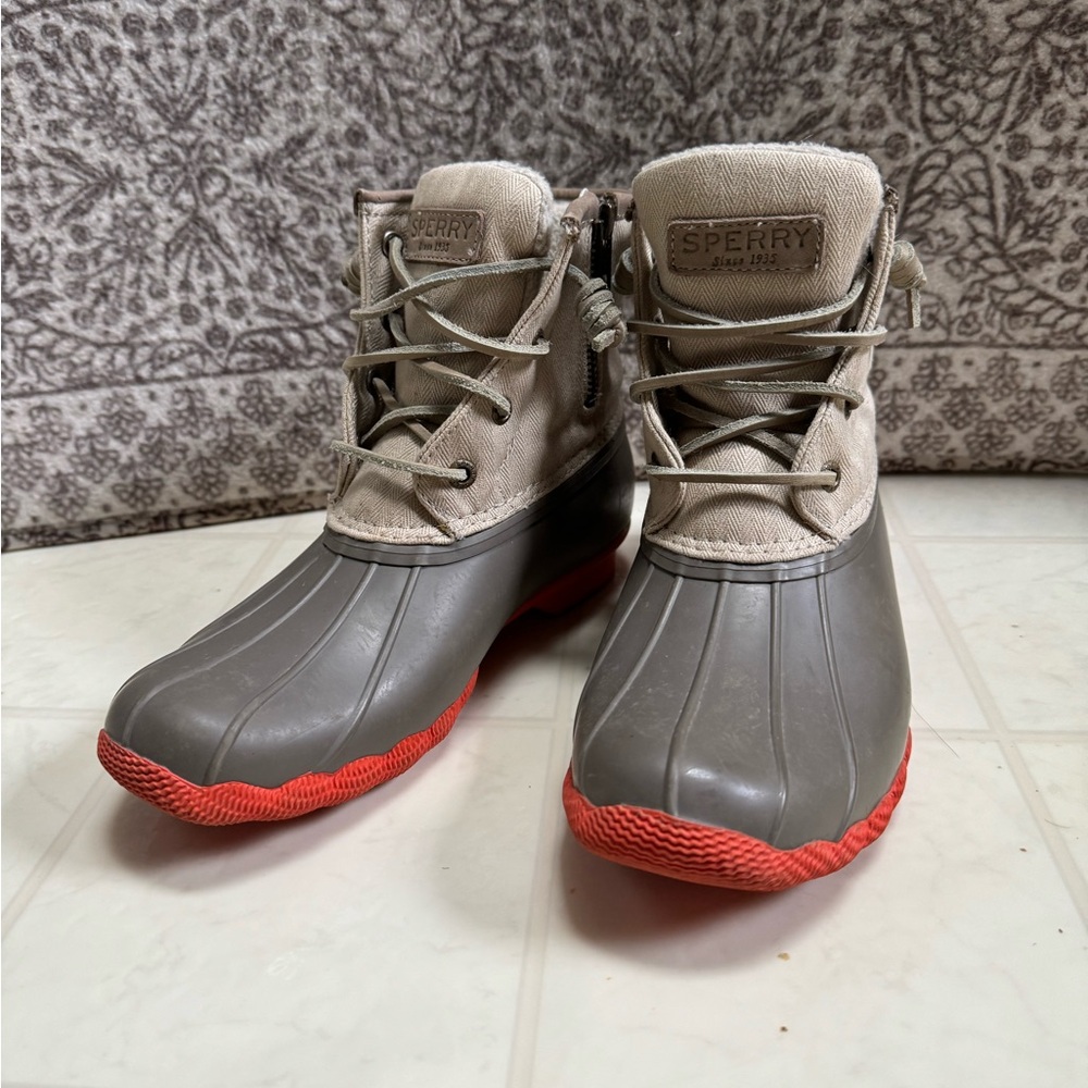 Sperry winter boots size 7.5